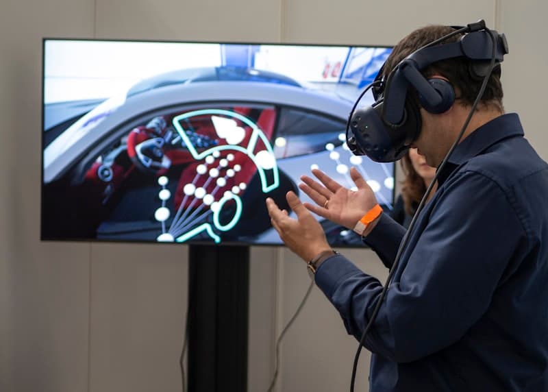 VR-Based PLC Training - World's first virtual reality automation training
